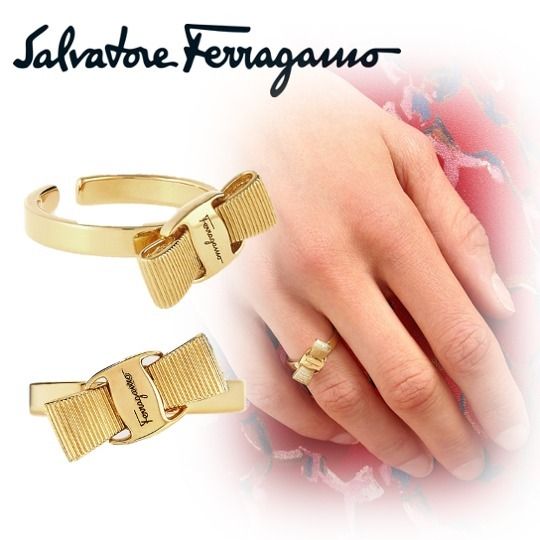 国内即発 Salvatore Ferragamo ヴァラ リボンリング ゴールド