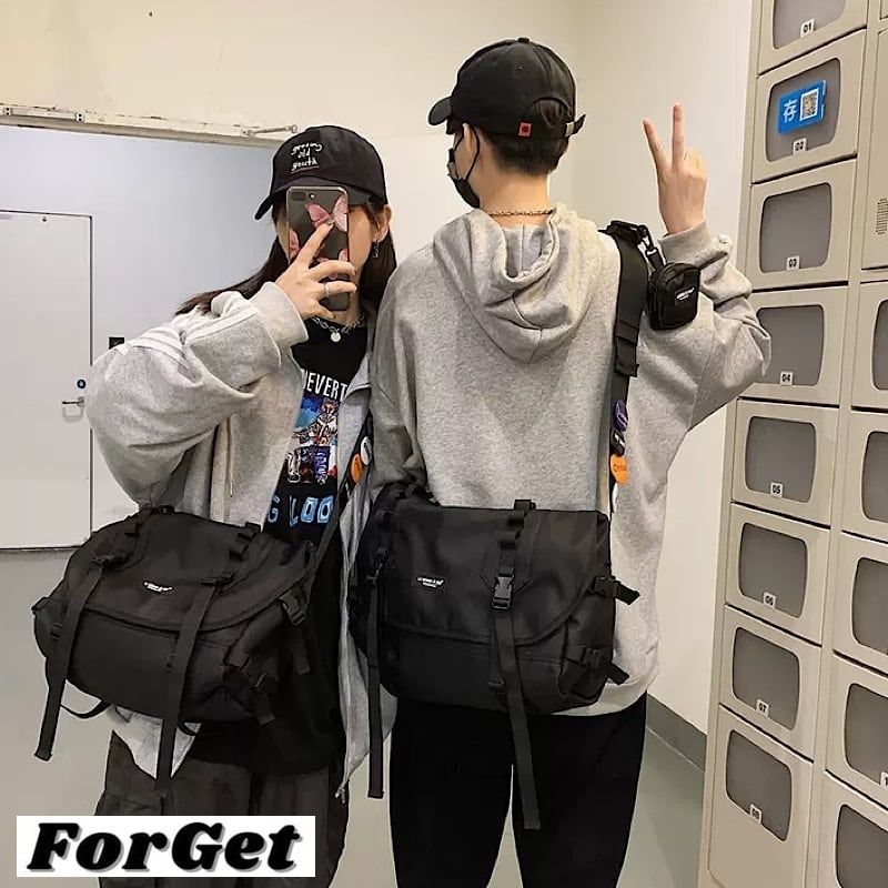 韓国 大容量 ショルダーバッグ メッセンジャーバッグ 大きめ 黒