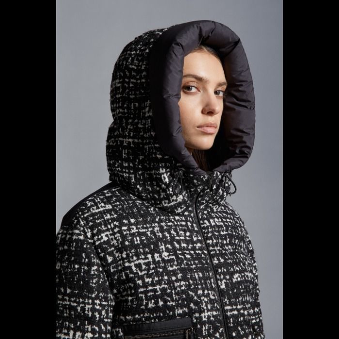 ☆【MONCLER(モンクレール)】Orange ☆ツイードダウンジャケット