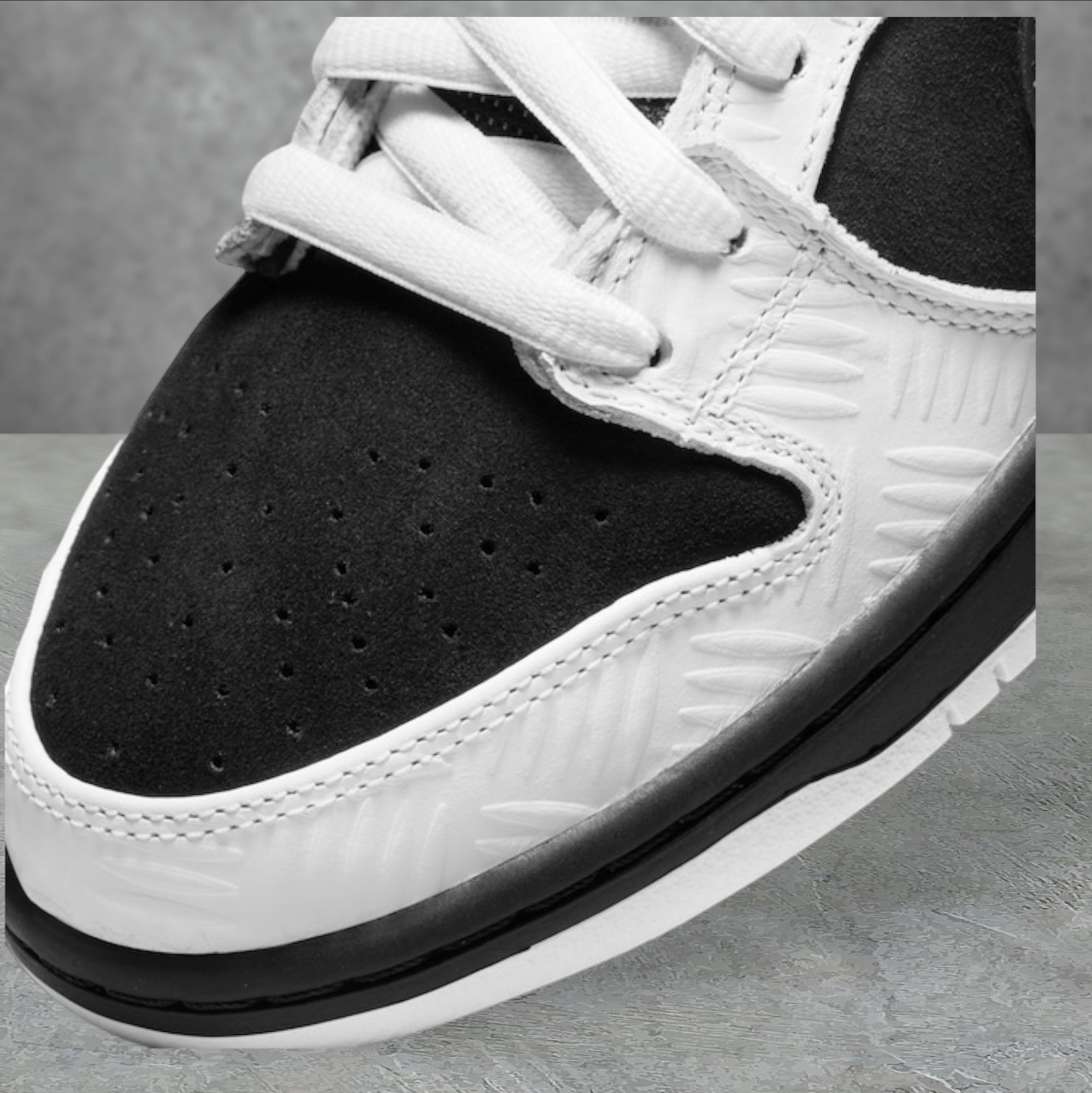 TIGHTBOOTH × Nike SB Dunk Low Pro QS 