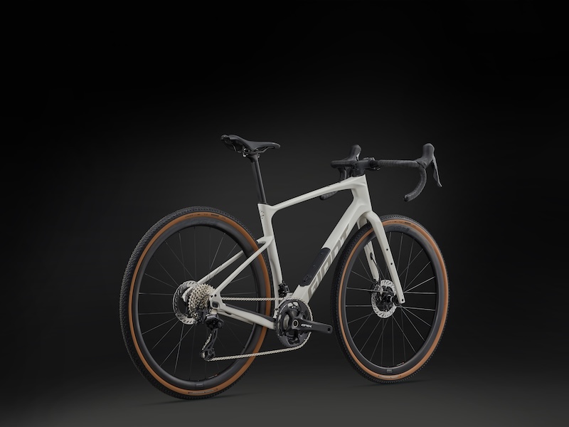 ジャイアント2026モデル グラベルバイク「リボルト アドバンスド