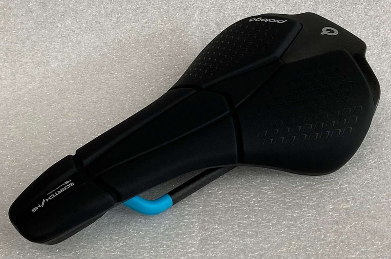 プロロゴのサドル「スクラッチM5」のポガチャル、アスタナカラーが限定