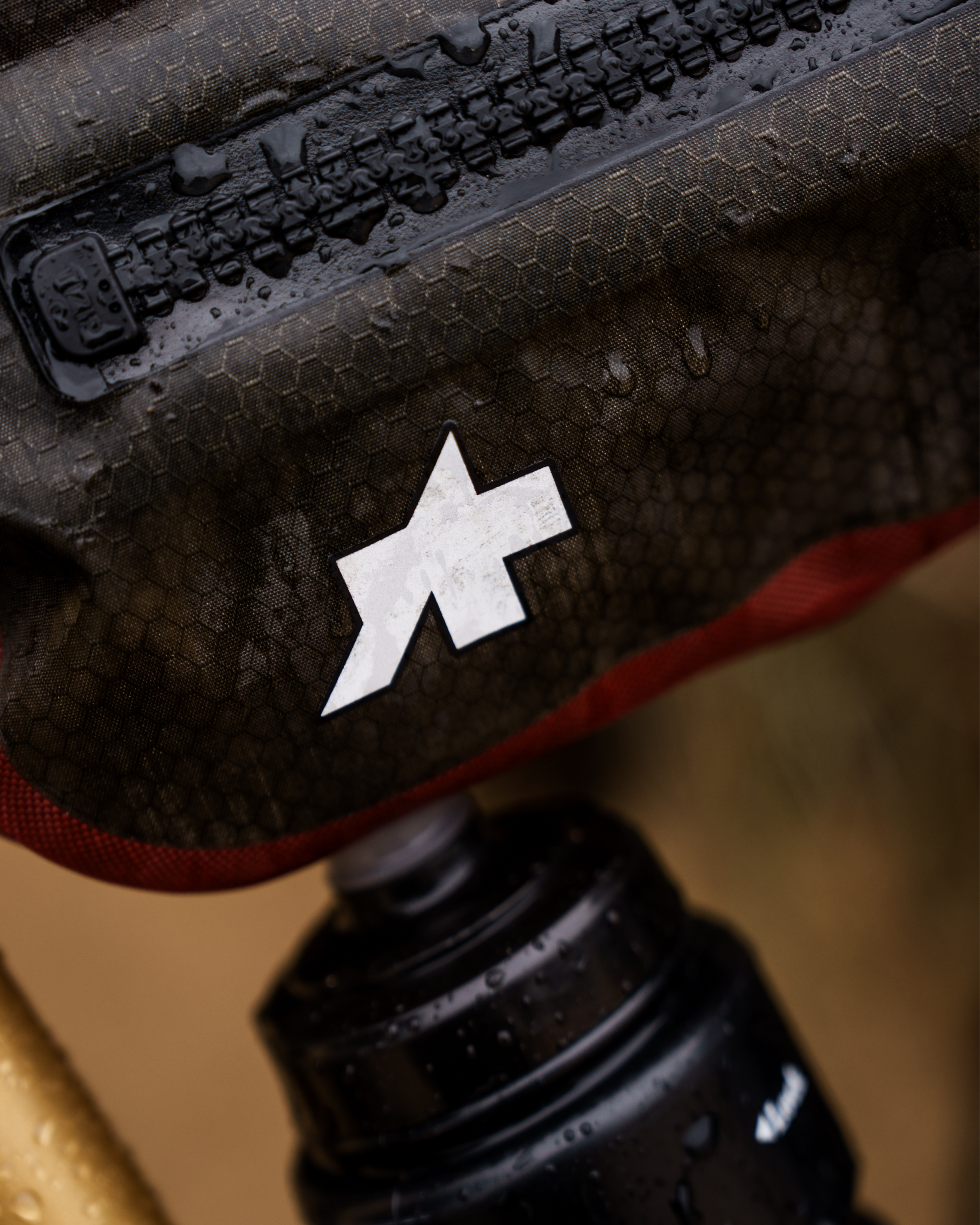 ASSOS x ORTLIEB Frame-Pack Toptube 3L, Dark Sand » ASSOS Of