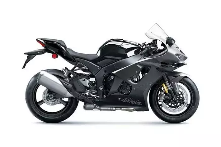 新たな進化を遂げたNinja ZX-10Rが待望の登場。レース専用モデルのご