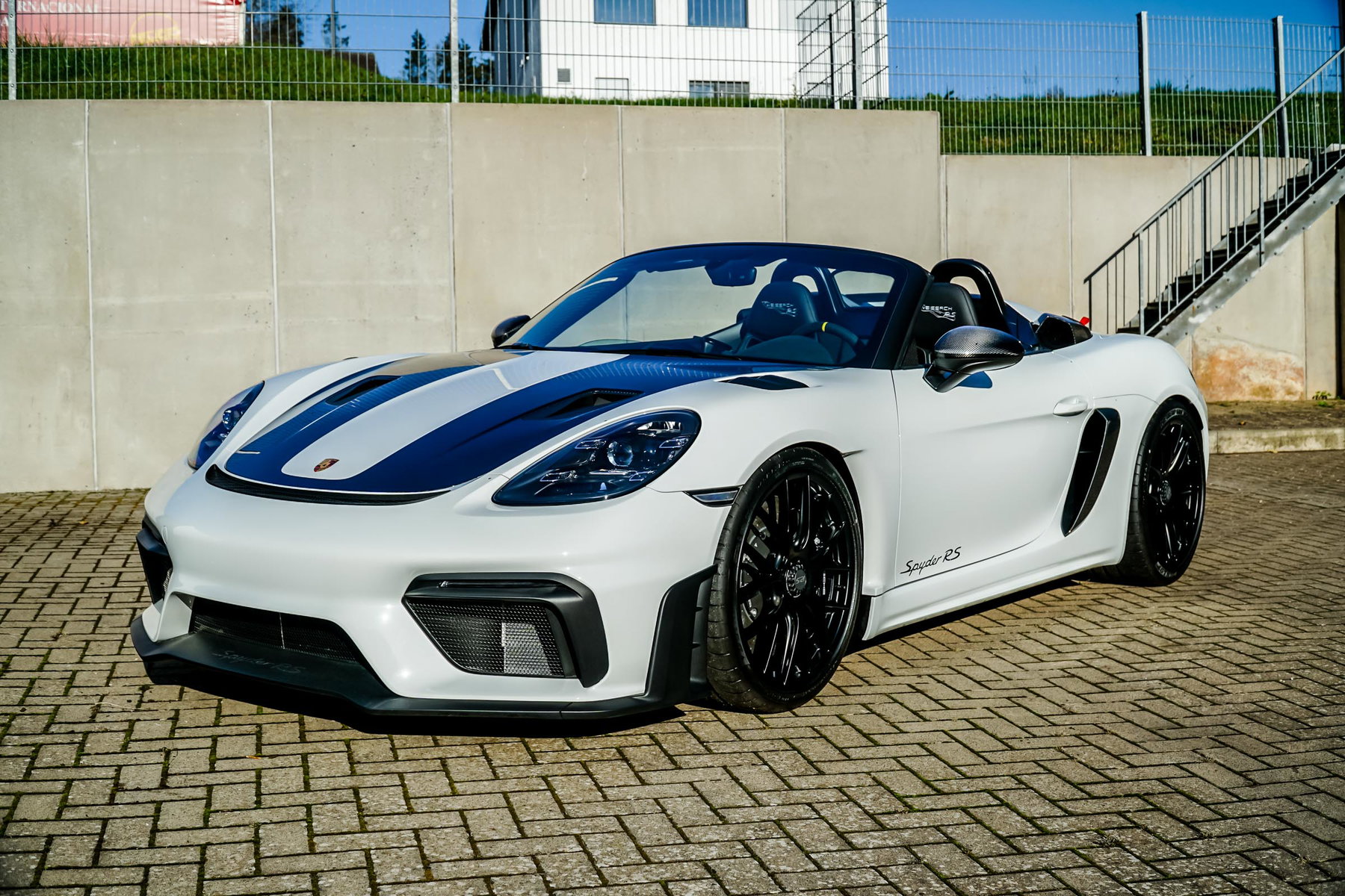 Porsche 718 Spyder RS 2024 - elferspot.com - Marketplace for