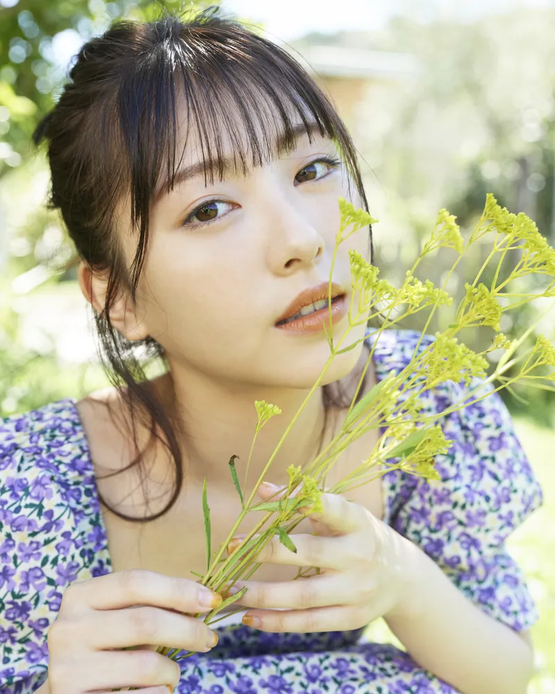 浜辺美波カレンダー 2022.04-2023.03」浜辺美波 [カレンダー] - KADOKAWA