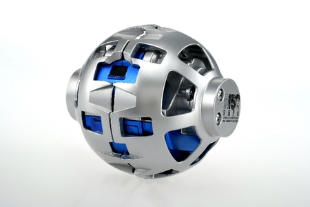 JAXA等と共同開発した変形型月面ロボット「SORA-Q」の1/1スケール