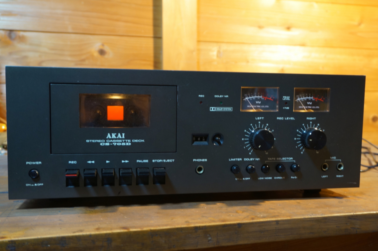 AKAI CS-705D かっこいいカセットデッキを買った - 古いものが好き