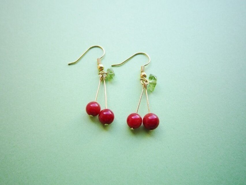 さくらんぼちゃん ピアス／イヤリング | iichi 日々の暮らしを心地よく