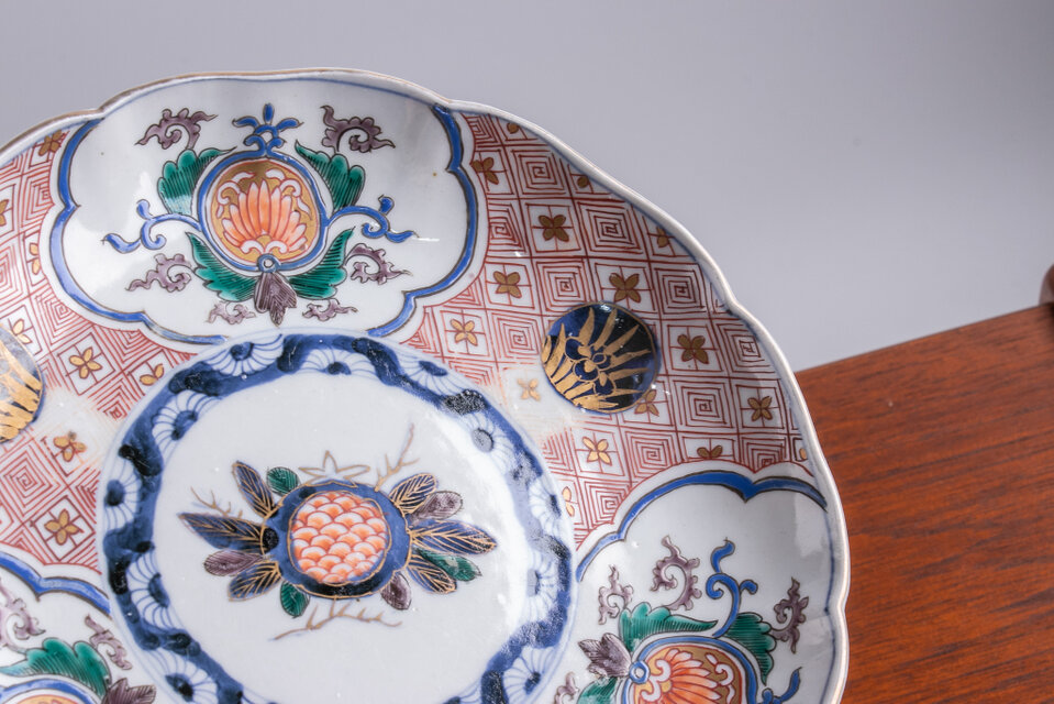 古伊万里 染錦 柘榴更紗文 七寸皿 明治時代 E636 | iichi 日々の暮らし