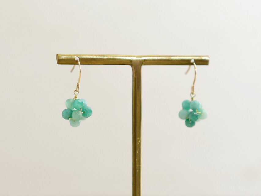 14kgf ピアス】エメラルド 癒しのグリーン 緑 天然石・5月誕生石／誕生