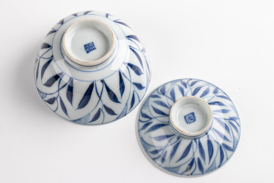 古伊万里 染付 草葉文蓋茶碗 1客 江戸後期 | iichi 日々の暮らしを