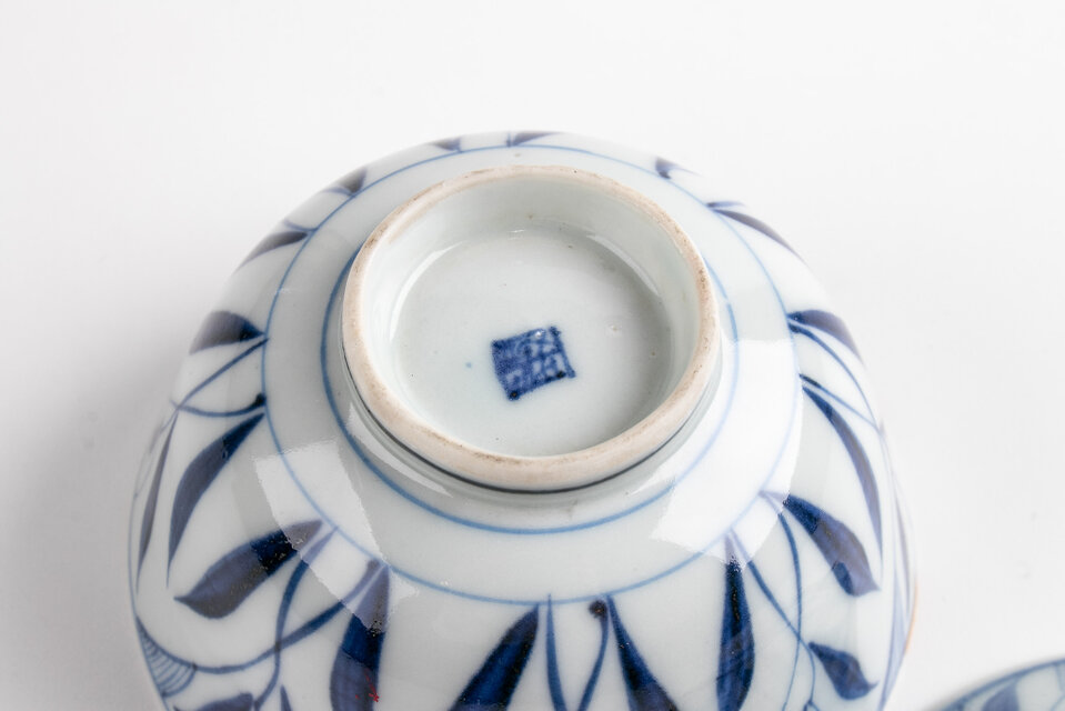 古伊万里 染付 草葉文蓋茶碗 1客 江戸後期 | iichi 日々の暮らしを