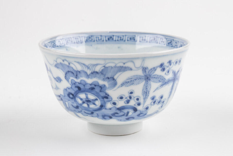 古伊万里 染付 線描き唐草文 蓋茶碗 江戸後期 | iichi 日々の暮らしを