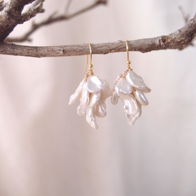 Petit Petal Pearl Earrings【K14gf】花びらパールのふさふさピアス