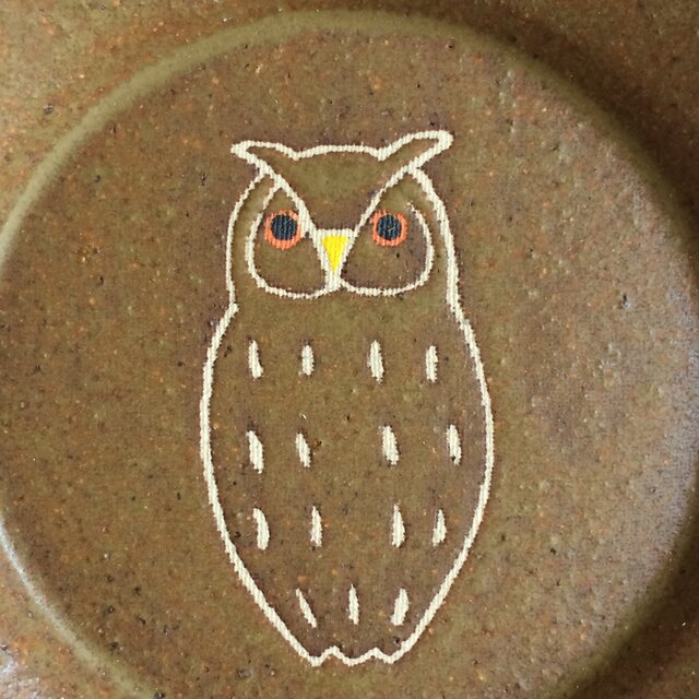 稜花オーバルリム皿（フクロウ） | iichi 日々の暮らしを心地よくする