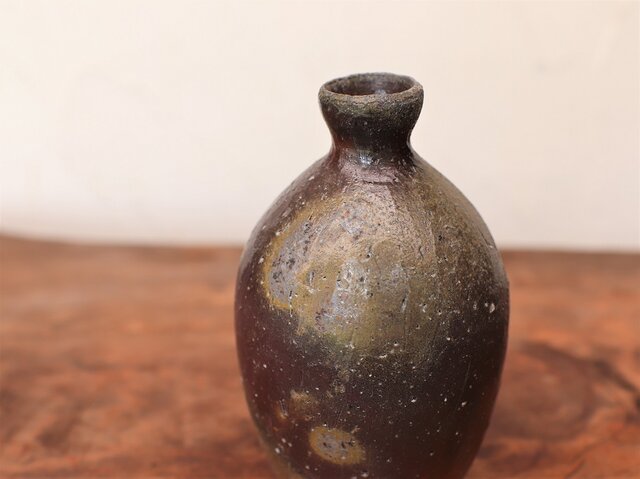 備前焼 花入 h2-113 | iichi 日々の暮らしを心地よくするハンドメイド