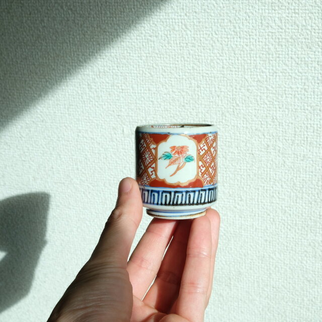 赤と花◇伊万里 染錦金彩覗き猪口 酒器 骨董品・antiques 暮らしに