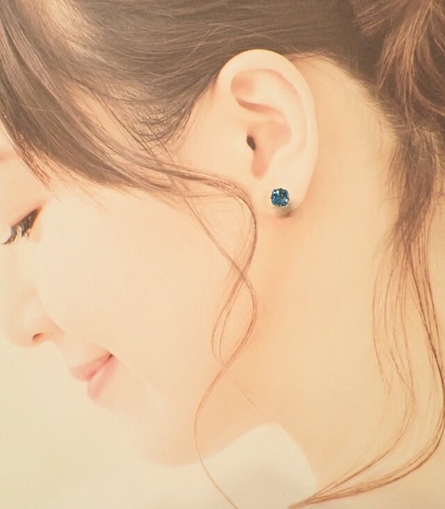 6mmスクエア型／宝石質スイスブルートパーズAAA（14kgf／ファセット