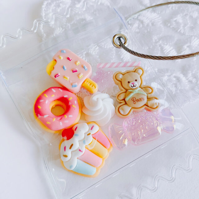 ブルー系 キャンディーバッグのバッグチャーム フェイクスイーツ