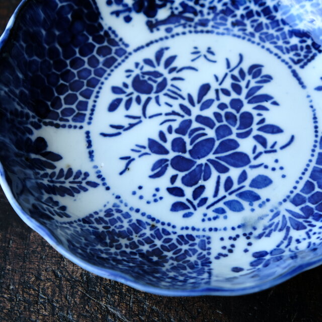 花と蝶々◇ベロ藍で素敵。伊万里 花蝶文印判膾皿 骨董・antiques 丁寧