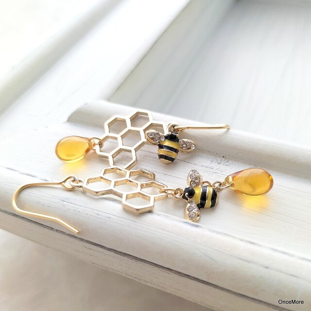 蜜蜂とハチミツのピアスⅡ | iichi 日々の暮らしを心地よくする