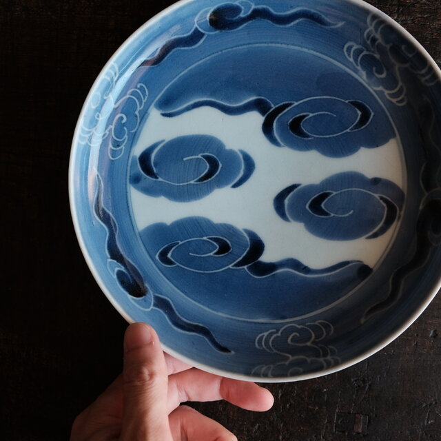 芸術的な雲の絵付け◇伊万里 染付中皿 骨董・antiques 器 丁寧な暮らし