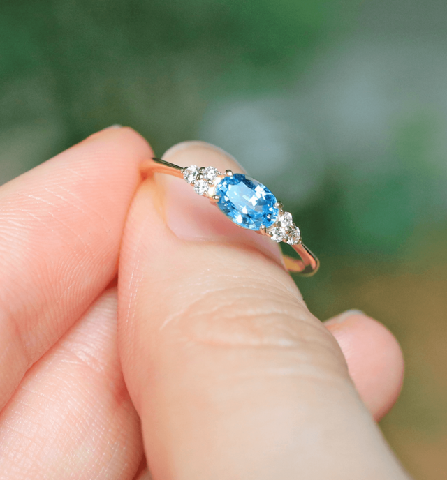 ブルージルコン＆ダイヤモンド K18リング オーバルカット ~Ello Ulmia