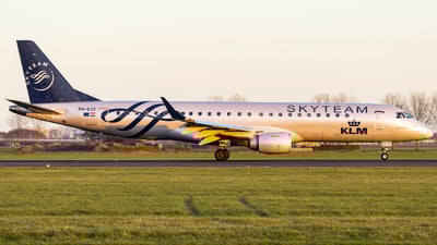 PH-EZX - Embraer E190STD - KLM - Flightradar24