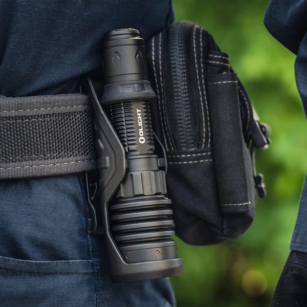 Warrior X 4 USB-C/MCC両対応 2600lm 遠距離 - Olight Japan