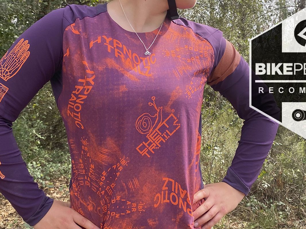Brain Dead X Rapha Women's Trail Windblock Jersey review | Bike