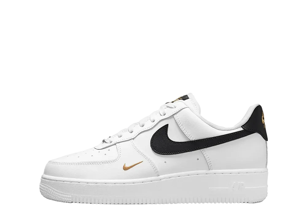Nike Women's Air Force 1 Low 07 Essential 