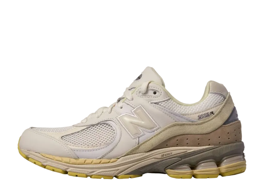 AURALEE × New Balance 2002R 