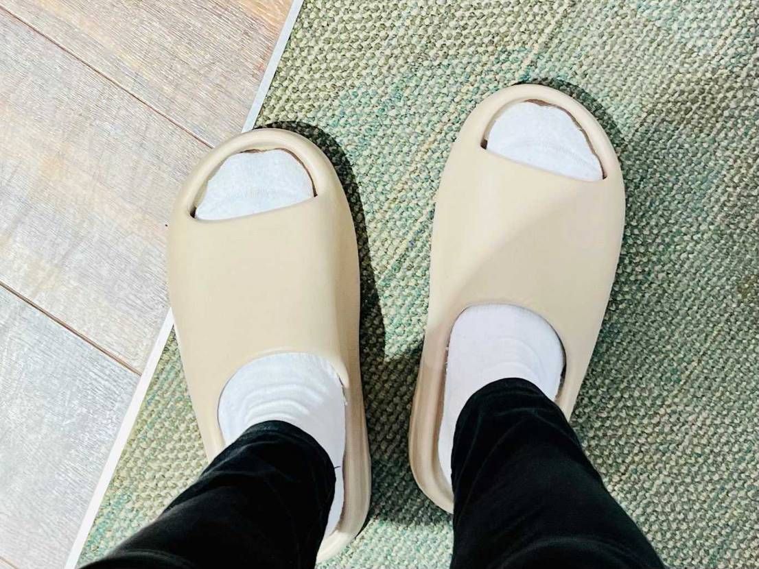 アディダス イージースライド 