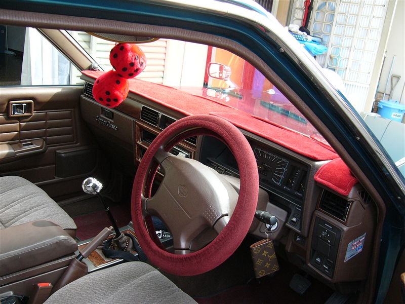 ムーンアイズ製 ダッシュマット（日産 セドリックワゴン・Y30）by 地下