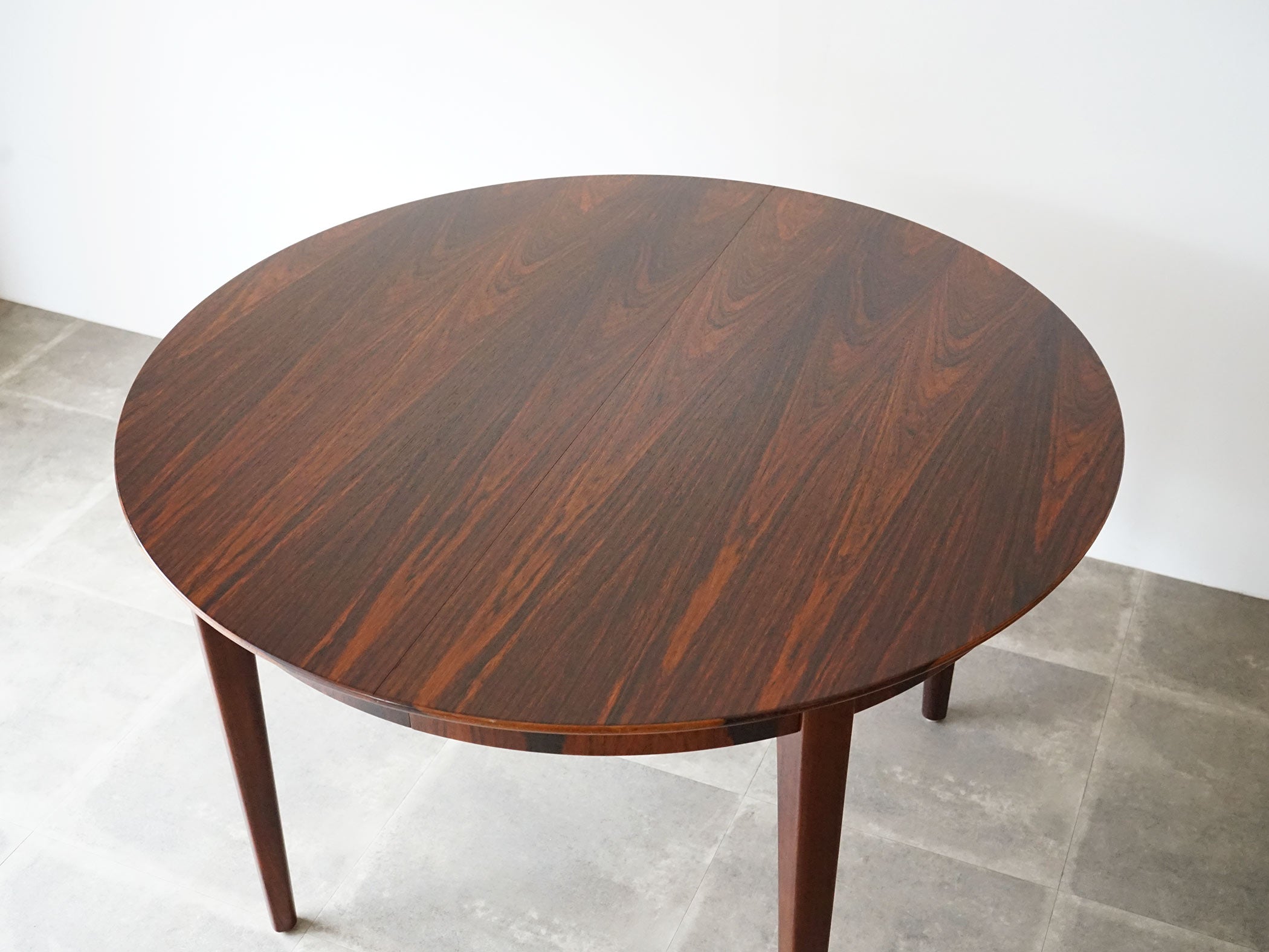 デンマークデザイン ローズウッドの延長式ダイニングテーブル 直径