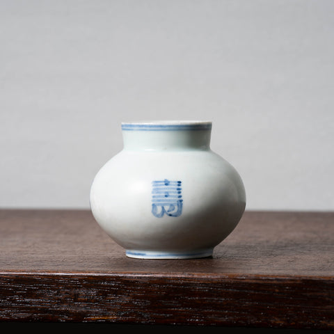 陶磁器の白磁とは。景徳鎮白磁、李朝白磁、日本の白磁の特徴や違い