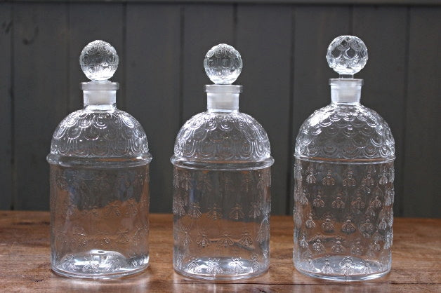 ミツバチ模様が可愛いゲランのパフュームボトル（香水瓶） フランス