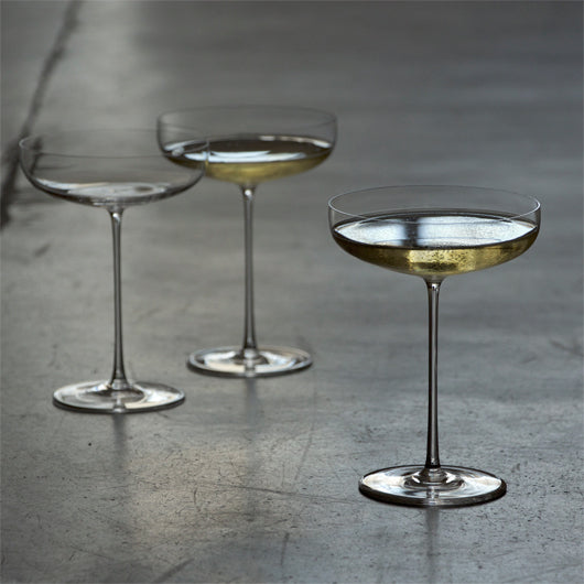 シャンパンをクープグラスで – zizi STORE