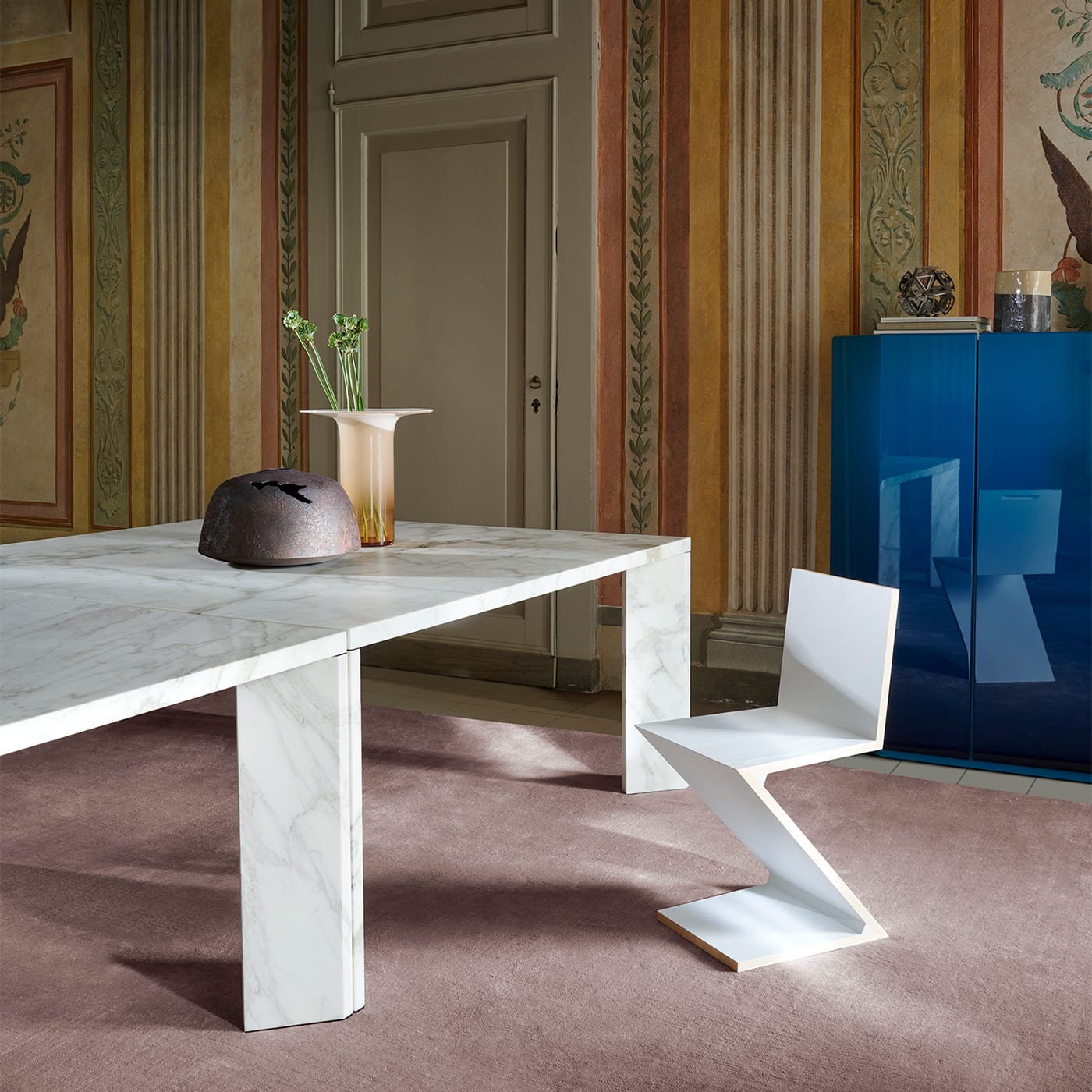 Zig Zag Chair by Gerrit Thomas Rietveld Cassina | Artemest