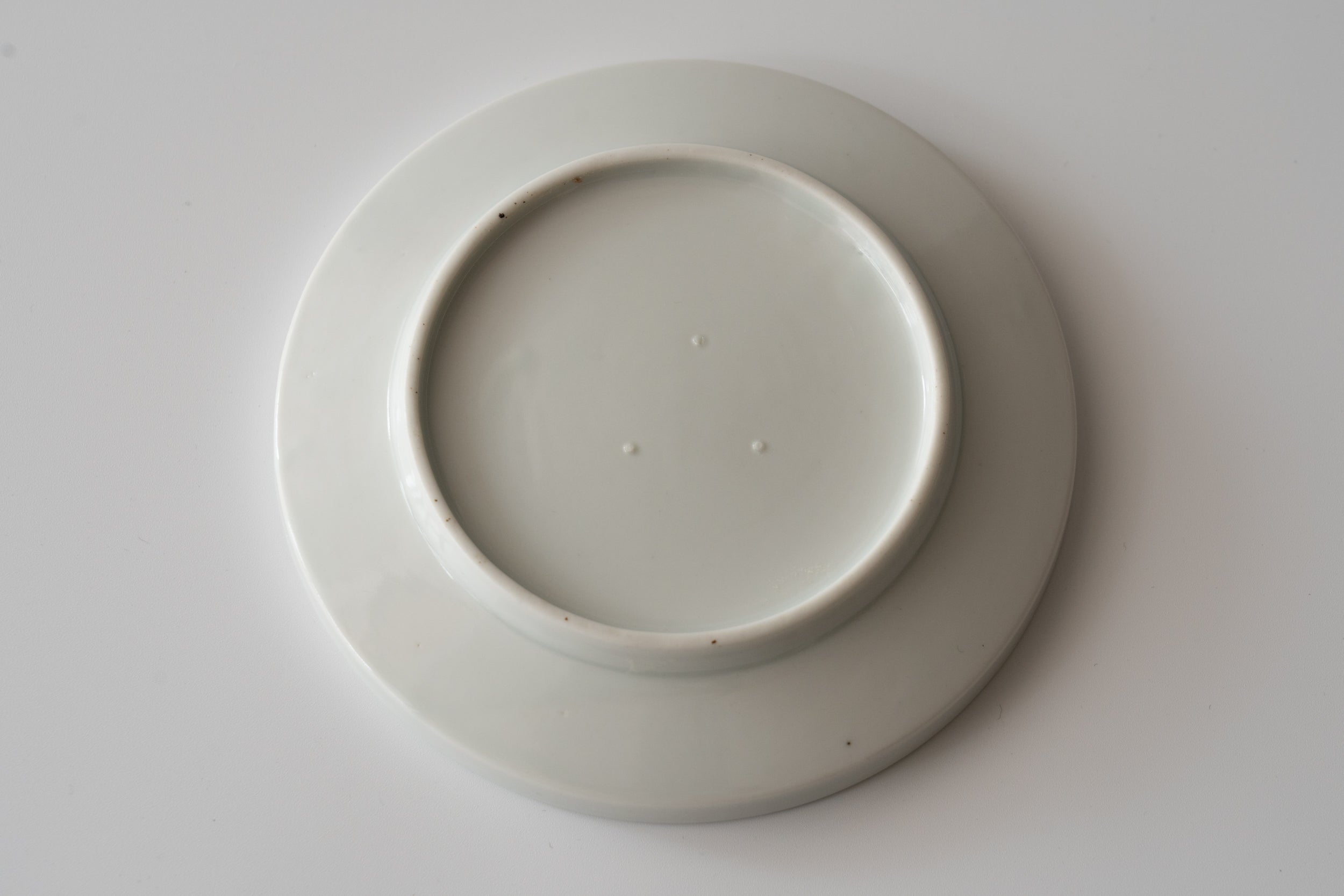 藍柿右衛門文桔梗に蝶文皿