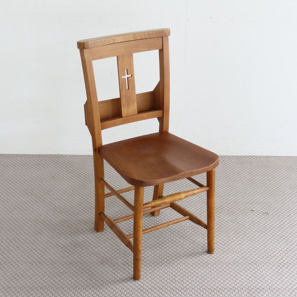 聖書を収納するためのボックスが可愛い♪ クロスバック・チャーチ