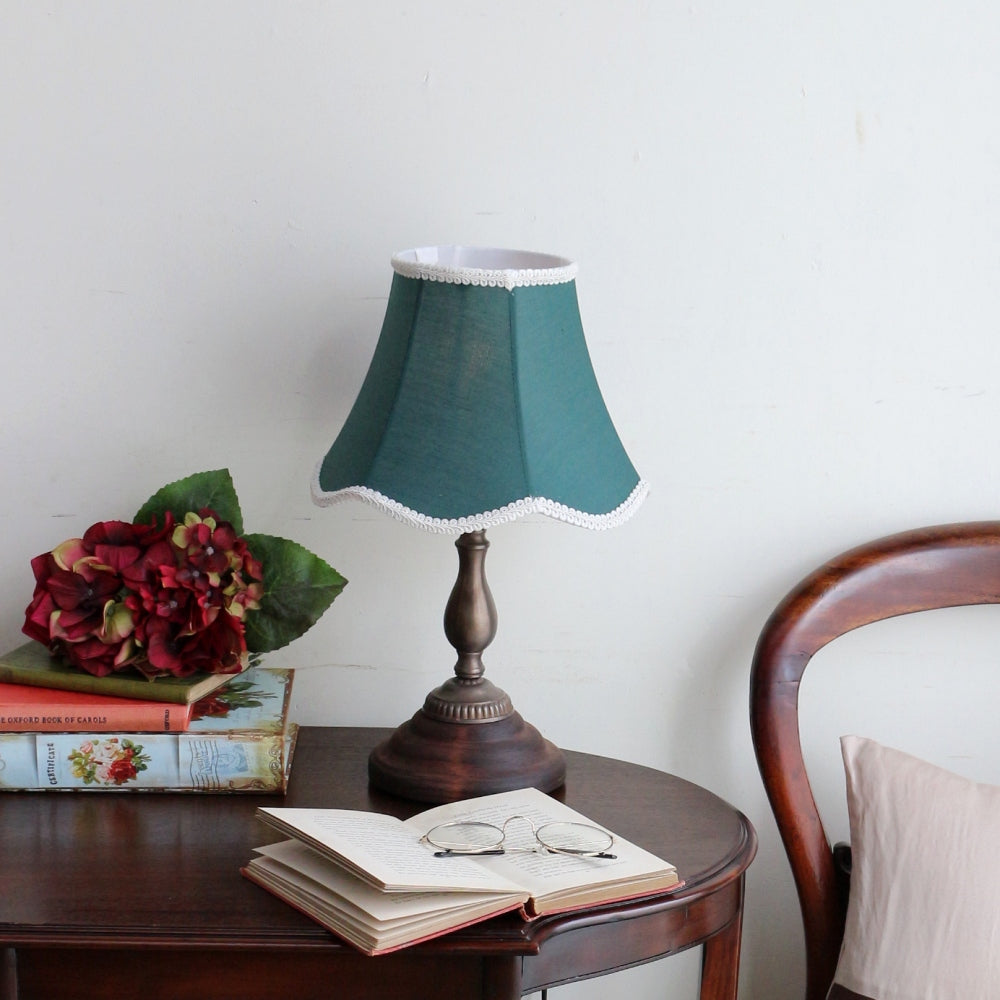 シーンに合わせてオシャレに調光♪ タッチセンサー式テーブルランプ