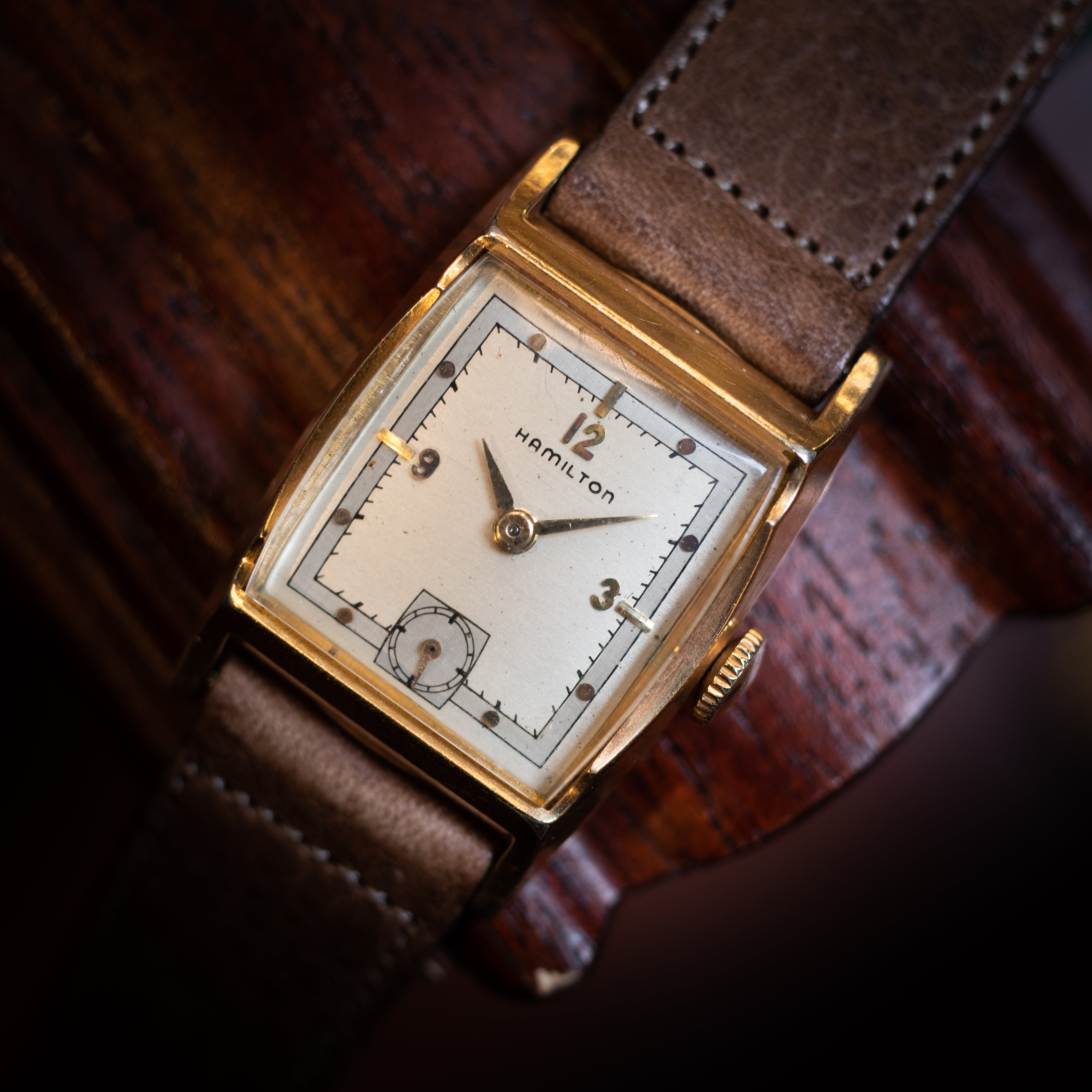 手巻き時計の巻き方と魅力を解説｜おすすめの手巻き式ヴィンテージ時計