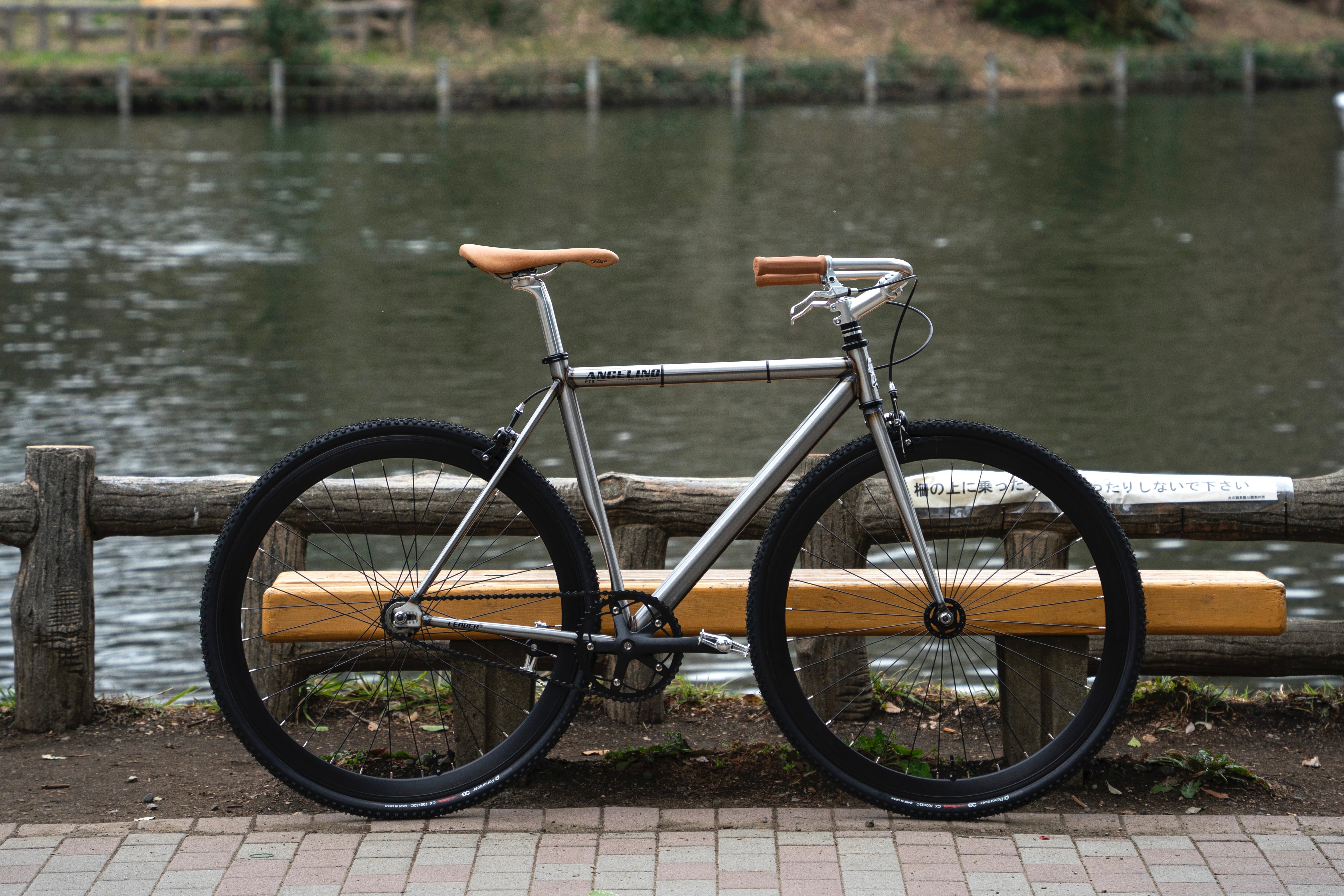 今までとは一風変わったカスタムスタイルの『LEADER ANGELINO