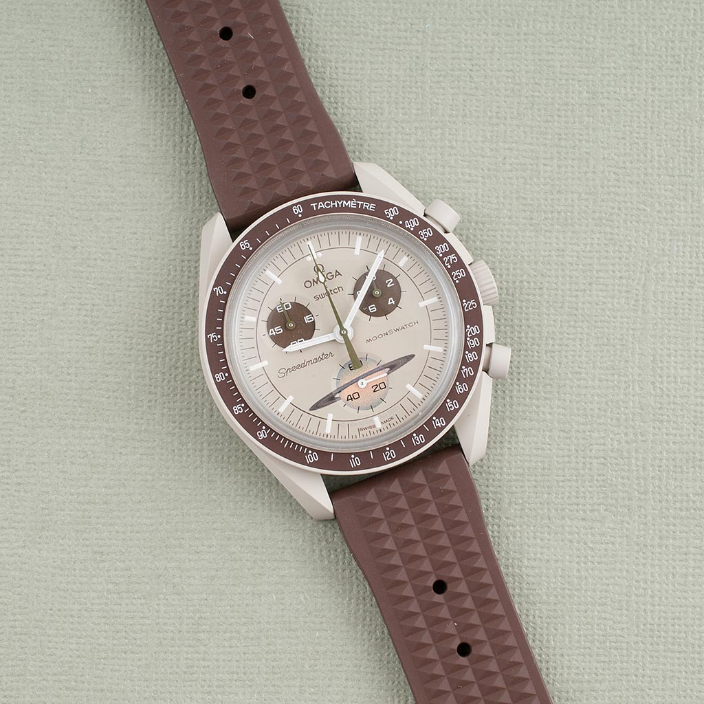 Swatch Omega Moonswatch Saturn Watch Review SO33T100