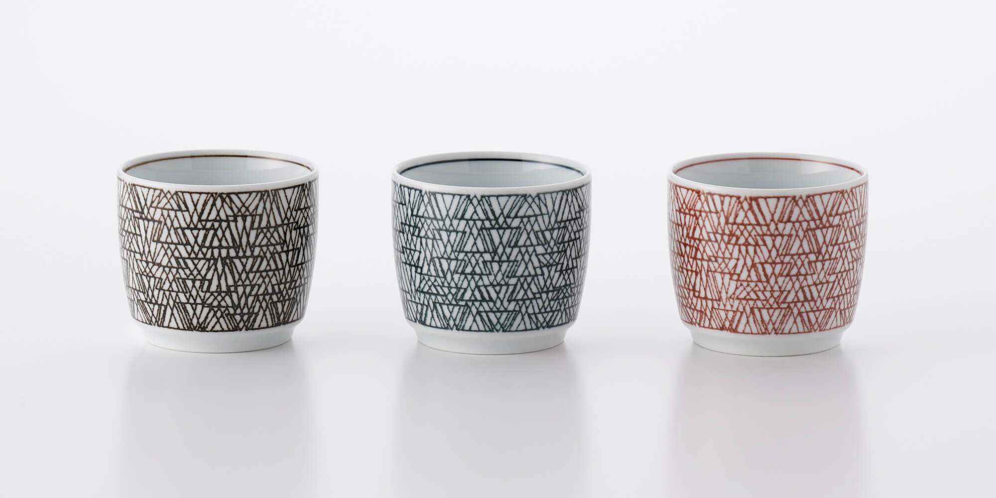 グラフ 湯のみ猪口 こげ茶 | 白山陶器直営オンラインストア