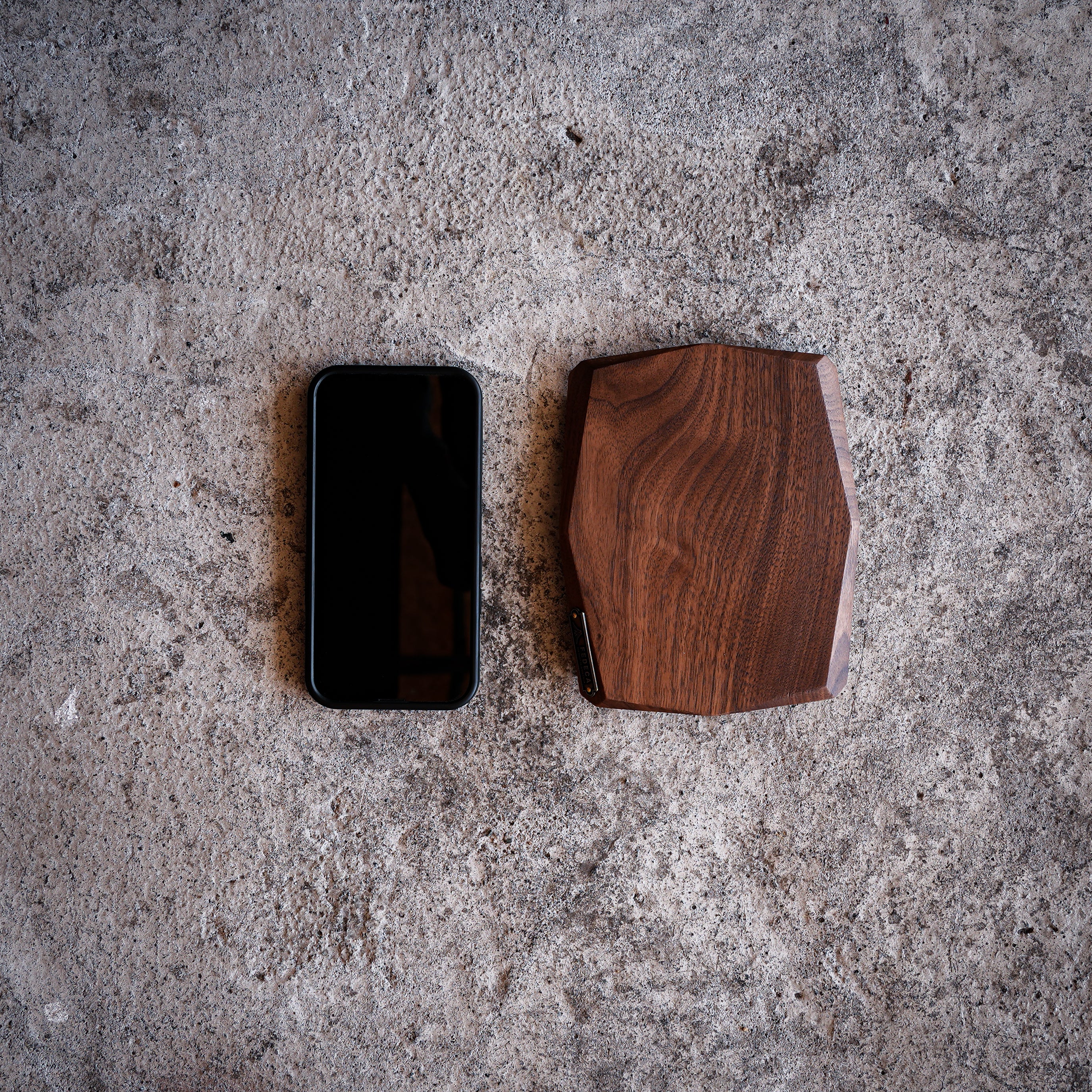 ファセットカッティングボード mini（ウォルナット） 4,950円