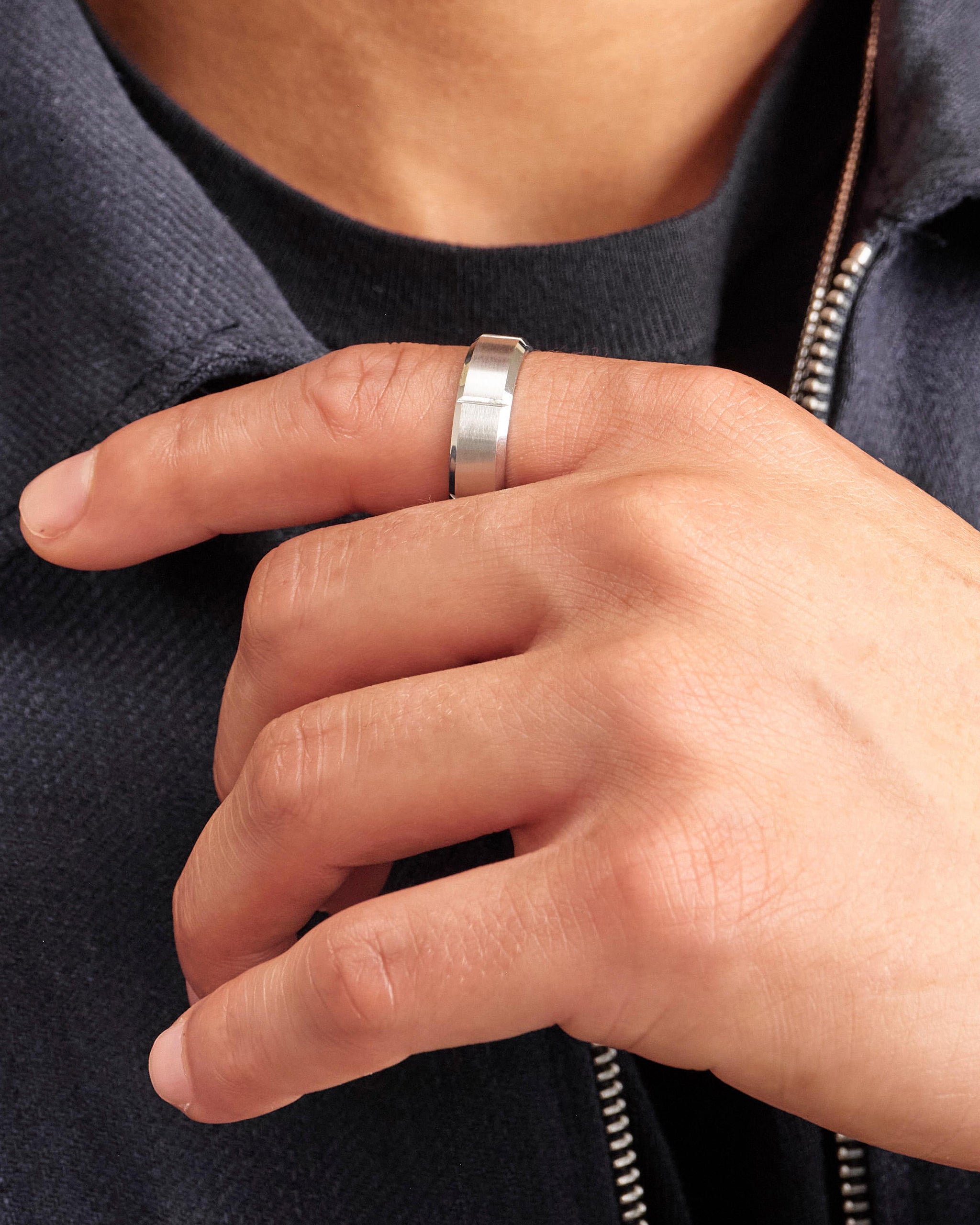 Wilshire Ring - Men's Modern, Everyday Silver Ring - JAXXON