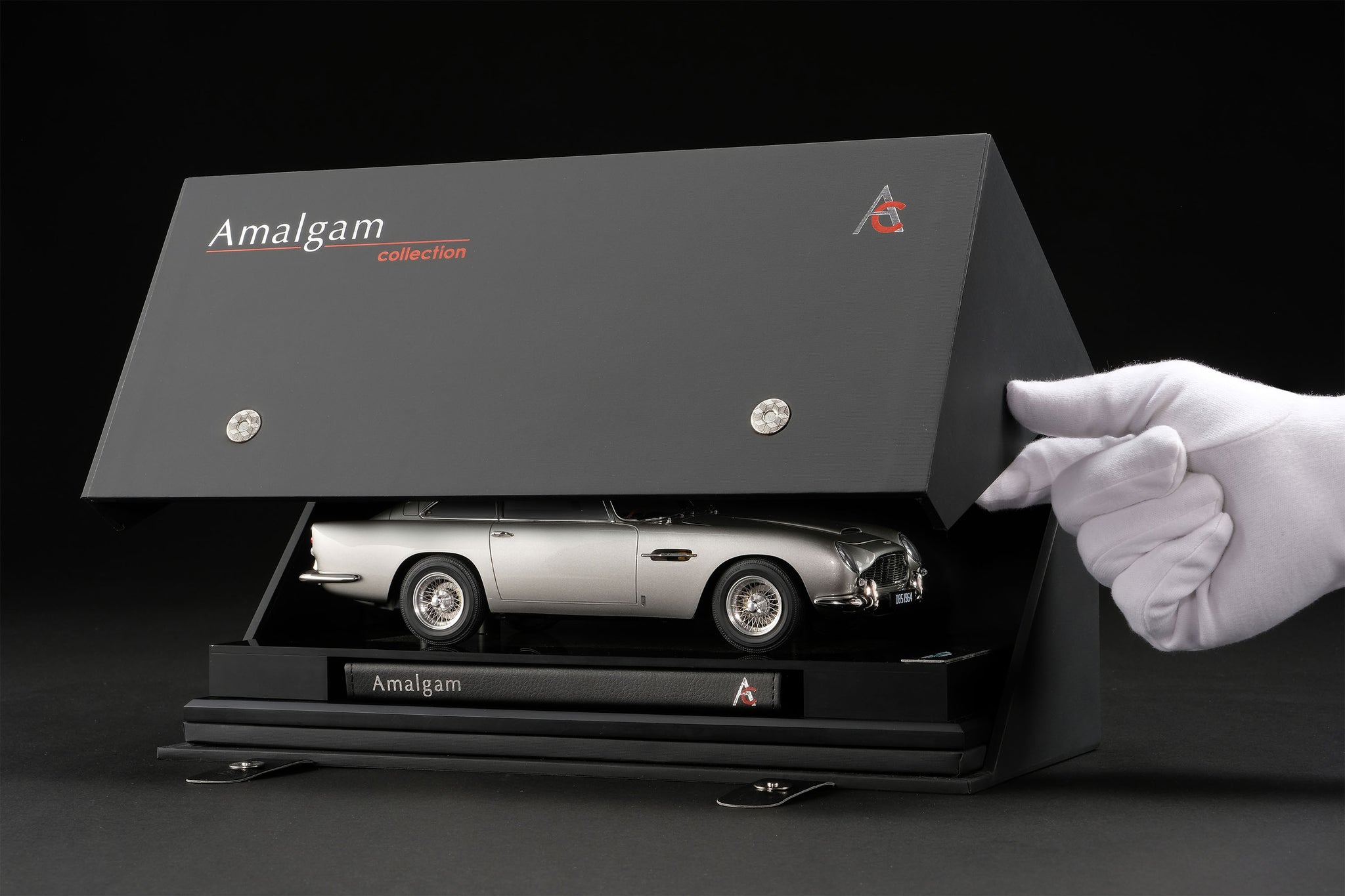 1:18 スケールのアストンマーティン DB5 ヴァンテージ – Amalgam